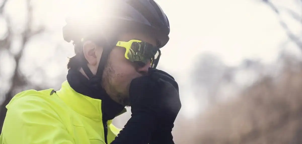 Je roule à vélo, même sous la pluie